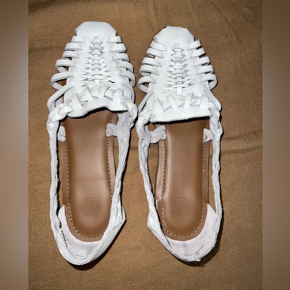 Urban Outfitters Shoes - UO Hannah sandals